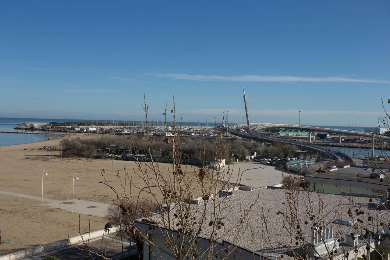 "Casa Incantevole" Fronte Mare Pescara - Appartamento Via Buozzi מראה חיצוני תמונה